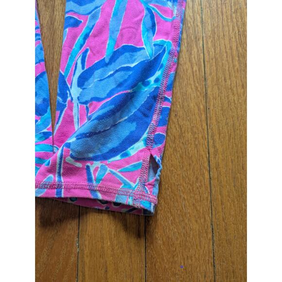 Lily Pulitzer luxletic full zip pink and blue patterned sport jacket Size M - Picture 3 of 8